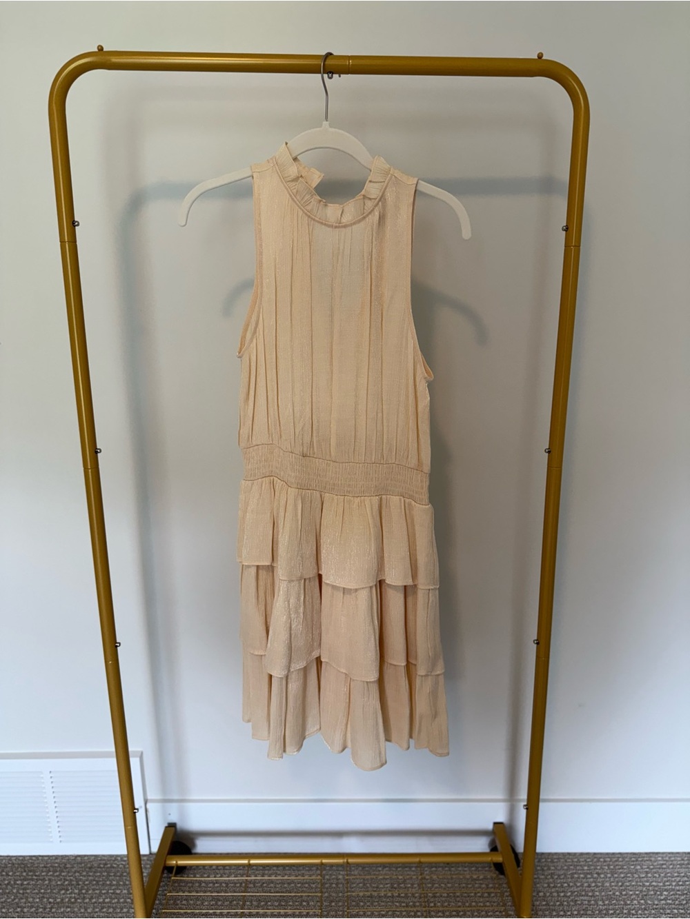 Pinch Sleeveless Tiered Mini Dress in Light tan/gold